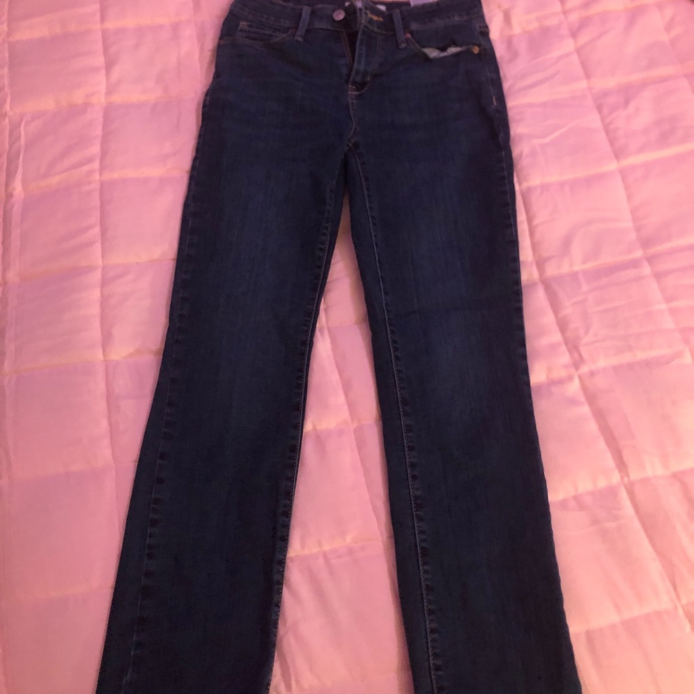 Levi’s mid-rise slim jeans 2S
